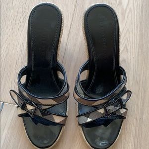 Burberry wedges in traditional pattern